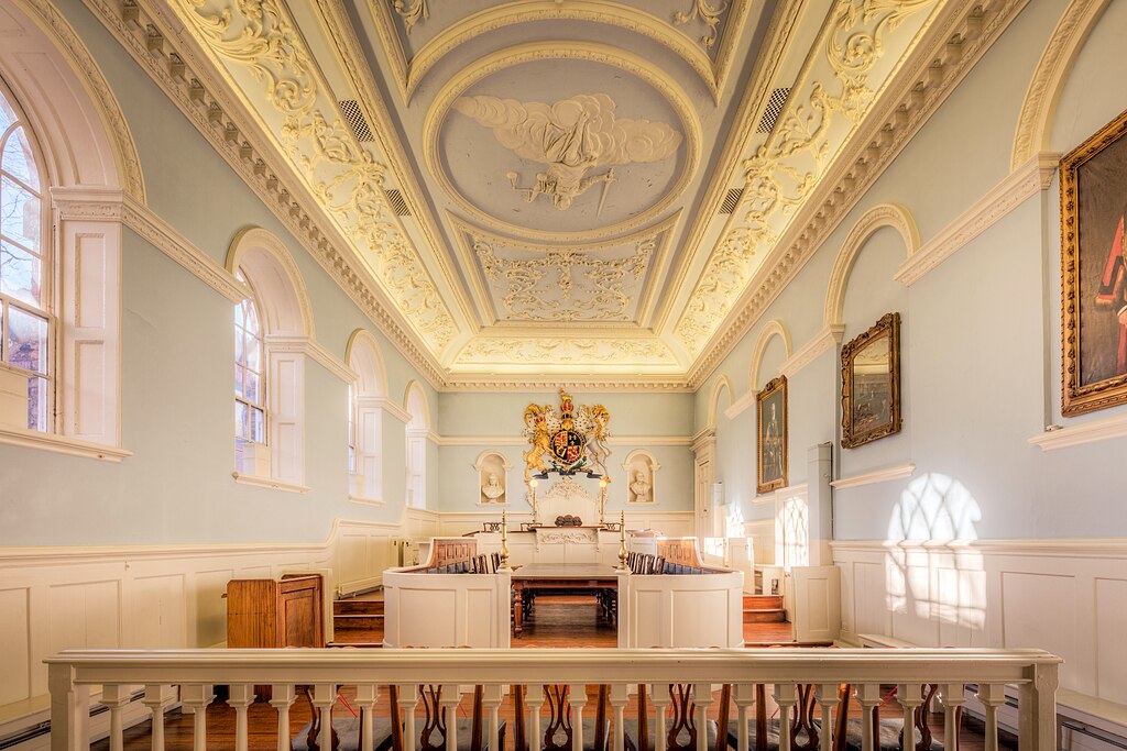 An image of an empty courtroom.