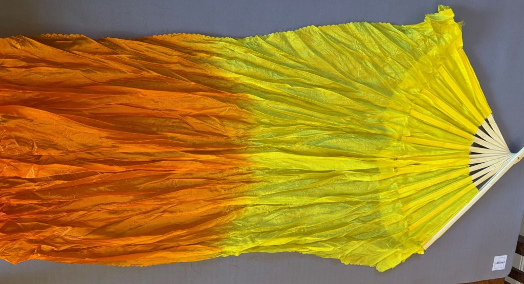 Figure 27.12: Long Chinese fan