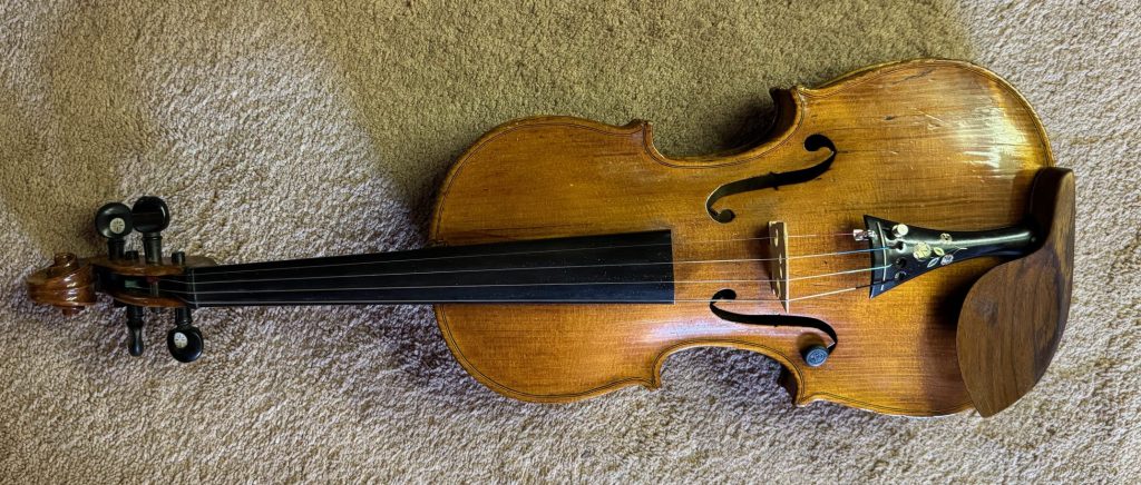 Picture of a Scottish Fiddle.